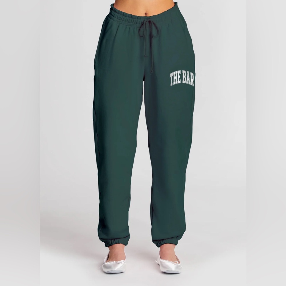 💚 Brand NEW The Bar Varsity Sweatpants in Hunter Green & White - Size M 💚